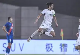 北京国安稳扎稳打,张玉宁再度破门而入