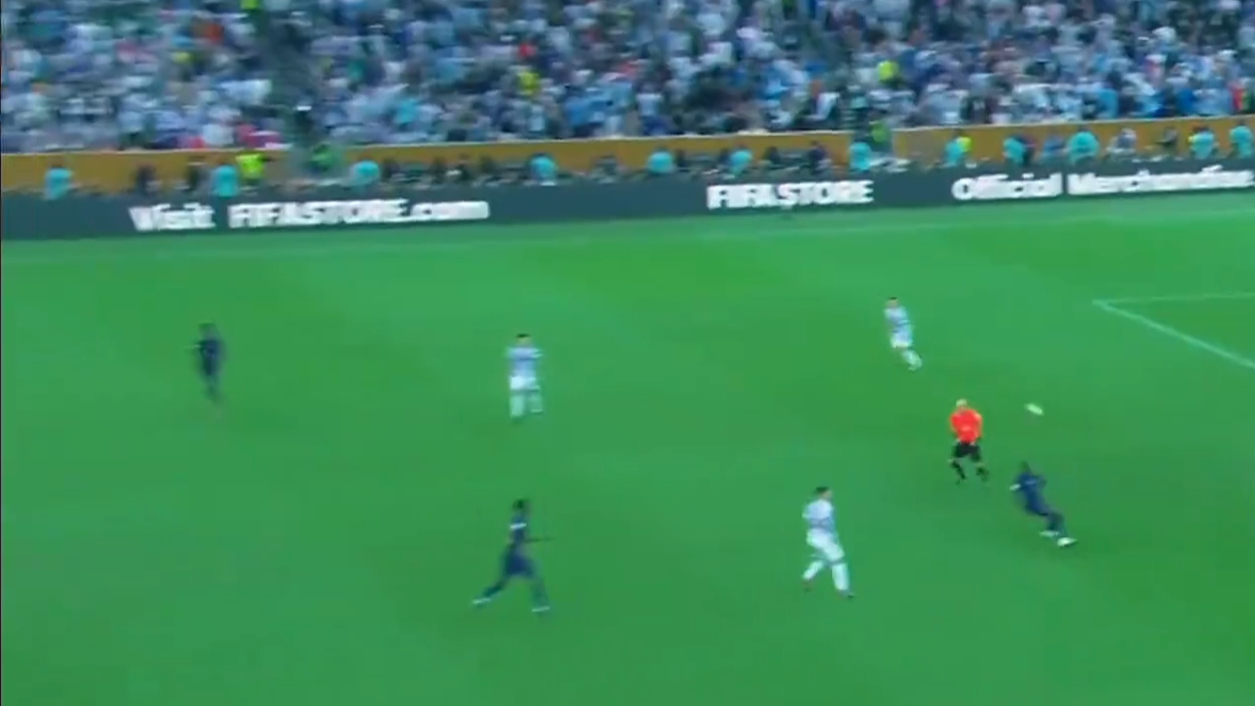 世界杯决赛前瞻：阿根廷对阵法国，梅西迎战姆巴佩的简单介绍